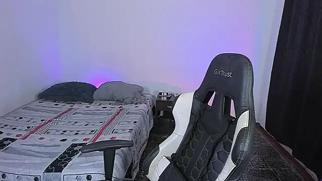 Alan26  online show from November 21, 2025, 4:44 am