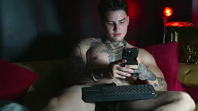 Snapshot of dantecoppolaa_ chatting on May 6, 2026, 11:31 pm dantecoppolaa online show from May 6, 2026, 11:31 pm