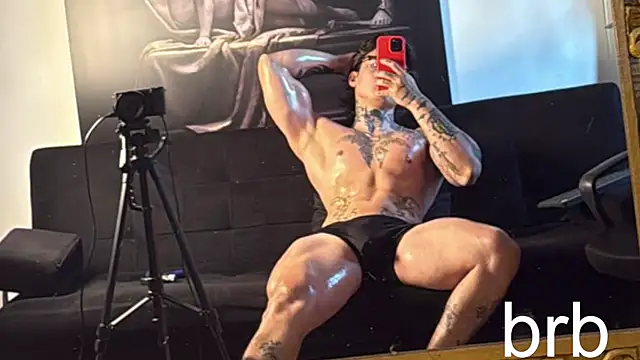 dantecoppolaa  online show from September 8, 2025, 8:52 pm