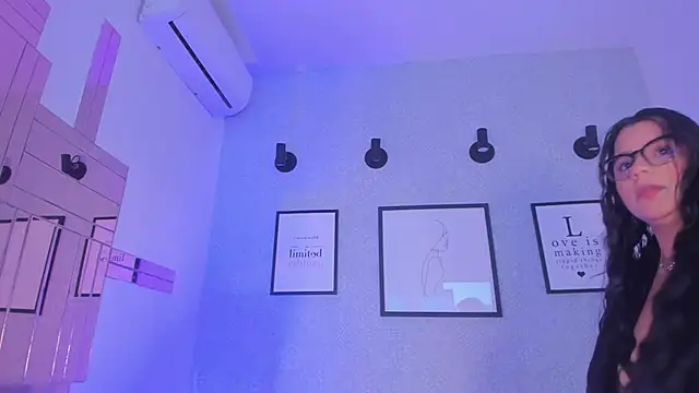 Natasha harper online show from April 1, 2026, 1:41 pm