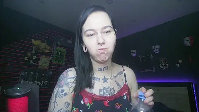 MoorderxDoll online show from March 3, 2026, 7:21 pm