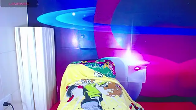 Cristalxxts online show from October 3, 2025, 10:00 pm