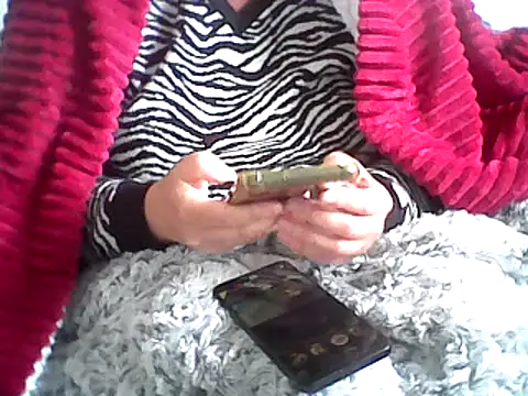 Snapshot of DragoneSFR chatting on March 13, 2025, 12:56 pm DragoneSFR online show from March 13, 2025, 12:56 pm