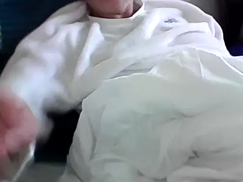 Snapshot of DragoneSFR chatting on March 7, 2025, 7:08 am DragoneSFR online show from March 7, 2025, 7:08 am