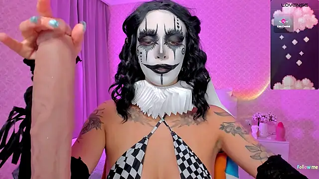 LeylaNoiry online show from November 25, 2025, 2:50 pm