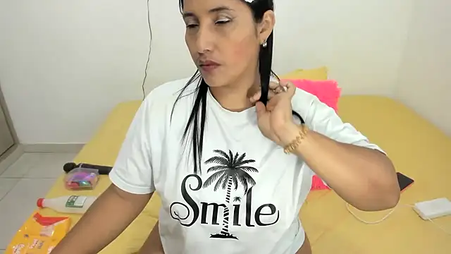 Snapshot of catalinabreyle chatting on March 20, 2025, 1:59 pm catalinabreyle online show from March 20, 2025, 1:59 pm