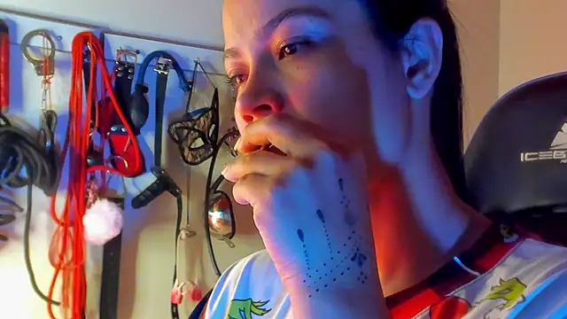 Snapshot of scarlet-kennedy98 chatting on April 15, 2026, 9:59 pm scarlet-kennedy98 online show from April 15, 2026, 9:59 pm