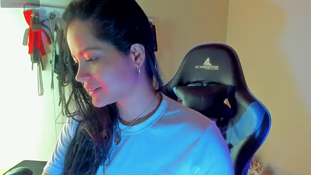 Snapshot of scarlet-kennedy98 chatting on May 15, 2026, 9:13 pm scarlet-kennedy98 online show from May 15, 2026, 9:13 pm