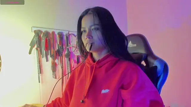 Snapshot of scarlet-kennedy98 chatting on March 18, 2026, 10:21 pm scarlet-kennedy98 online show from March 18, 2026, 10:21 pm