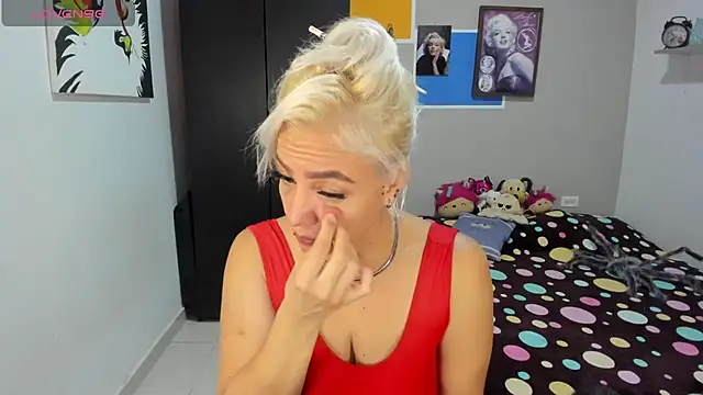 Snapshot of LuCKy_JoK chatting on October 14, 2025, 11:22 am LuCKy JoK online show from October 14, 2025, 11:22 am