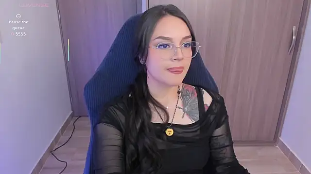 Snapshot of anaveleeez chatting on March 4, 2026, 1:13 am anaveleeez online show from March 4, 2026, 1:13 am