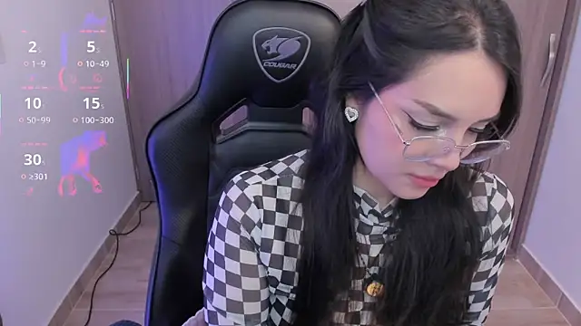 Snapshot of anaveleeez chatting on February 9, 2026, 3:26 am anaveleeez online show from February 9, 2026, 3:26 am