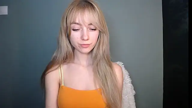 LuciaYoung online show from February 7, 2026, 7:11 pm