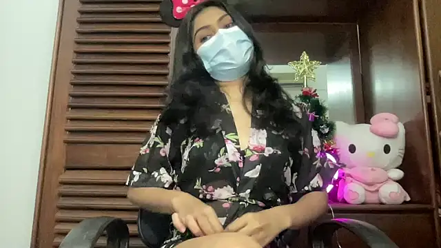 Snapshot of Princess_Lily chatting on December 5, 2024, 1:01 pm Princess Lily online show from December 5, 2024, 1:01 pm