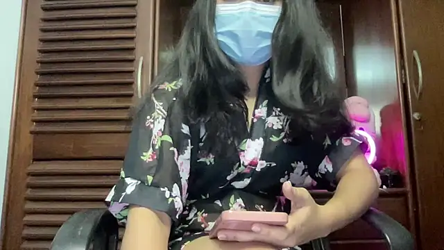 Snapshot of Princess_Lily chatting on October 4, 2025, 1:23 pm Princess Lily online show from October 4, 2025, 1:23 pm