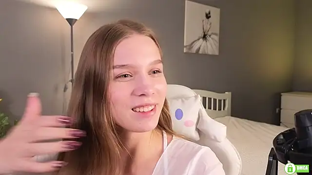 Snapshot of CutieBeauty chatting on December 4, 2024, 8:45 pm CutieBeauty online show from December 4, 2024, 8:45 pm
