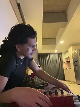 Snapshot of aangie__uwu chatting on February 3, 2026, 3:37 am aangie uwu online show from February 3, 2026, 3:37 am