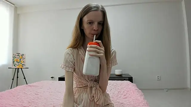 Snapshot of CarolHowward chatting on April 14, 2026, 4:17 am CarolHowward online show from April 14, 2026, 4:17 am