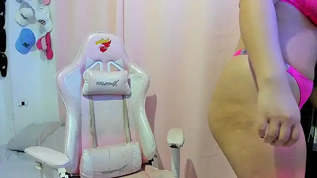 Latinos couples online show from February 8, 2026, 4:21 am