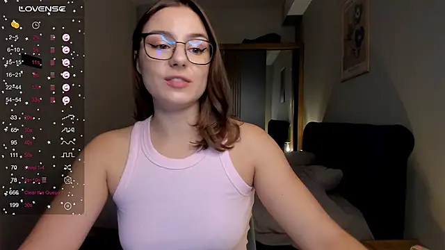 Snapshot of ThreeshaWhite chatting on November 15, 2025, 6:50 am ThreeshaWhite online show from November 15, 2025, 6:50 am