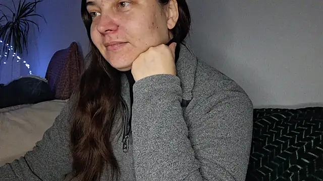 Cyndee Winter online show from November 19, 2025, 5:57 pm