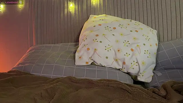 Anisawithlove online show from January 8, 2026, 11:05 am