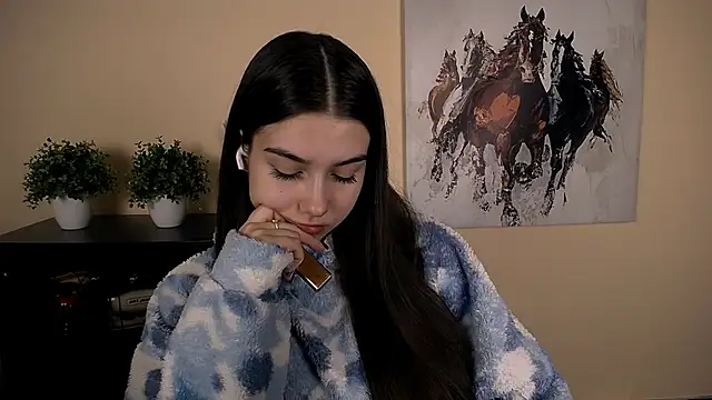 Lili magic online show from February 28, 2026, 3:33 pm