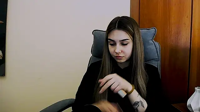 Lili magic online show from March 20, 2025, 1:04 pm