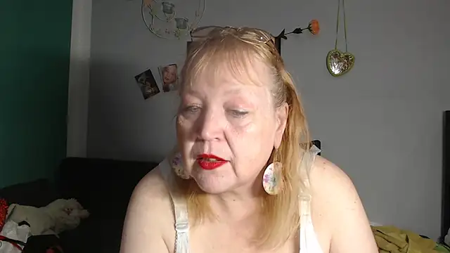 Blasflittchen online show from April 25, 2026, 11:35 am