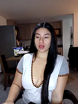 tara20  online show from October 12, 2025, 10:33 pm