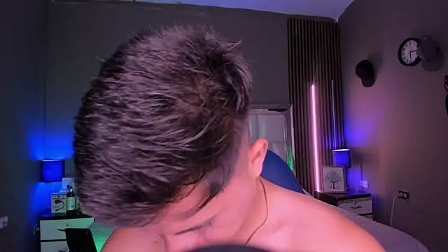 Niicky1  online show from September 15, 2025, 9:26 pm