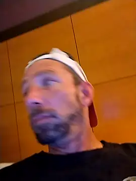 Snapshot of Treemandude chatting on November 27, 2025, 7:36 pm Treemandude online show from November 27, 2025, 7:36 pm