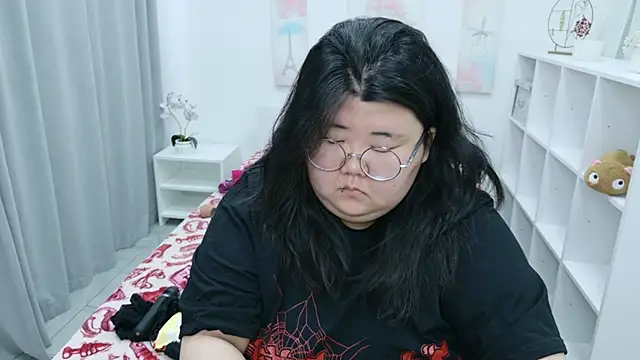 Snapshot of Nadine_asian chatting on April 23, 2026, 7:37 am Nadine asian online show from April 23, 2026, 7:37 am