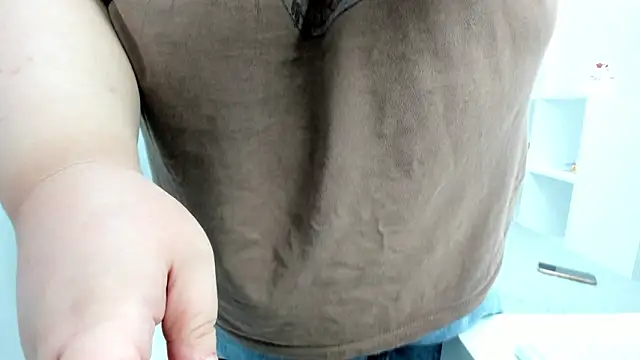 Nadine asian online show from February 12, 2026, 2:55 am