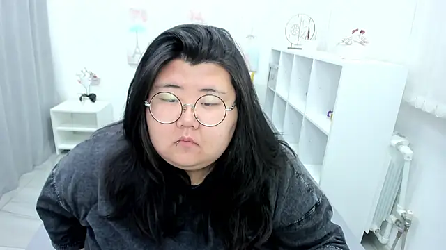 Snapshot of Nadine_asian chatting on May 20, 2026, 2:52 am Nadine asian online show from May 20, 2026, 2:52 am