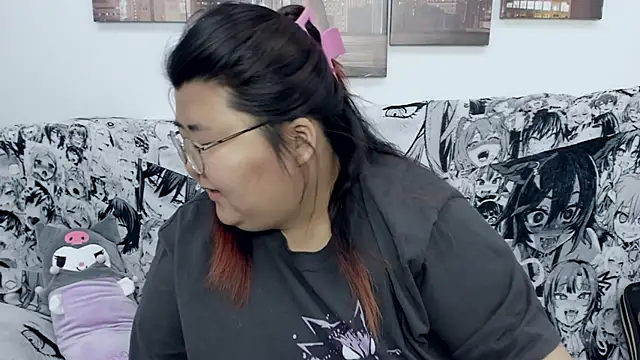 Snapshot of Nadine_asian chatting on December 15, 2024, 8:19 am Nadine asian online show from December 15, 2024, 8:19 am