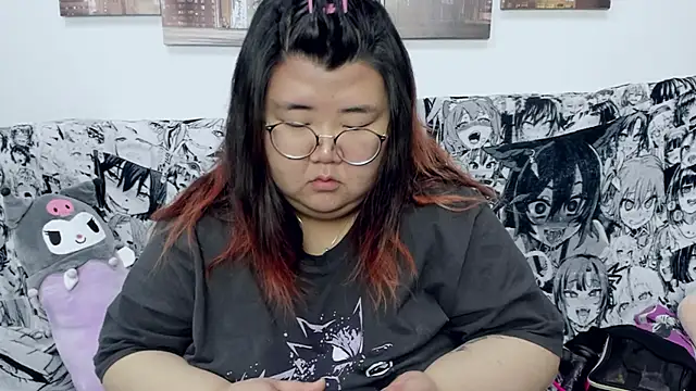 Snapshot of Nadine_asian chatting on December 17, 2024, 6:24 am Nadine asian online show from December 17, 2024, 6:24 am
