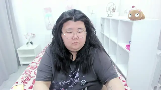 Snapshot of Nadine_asian chatting on April 30, 2026, 3:02 am Nadine asian online show from April 30, 2026, 3:02 am
