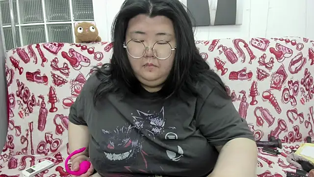 Snapshot of Nadine_asian chatting on May 17, 2026, 8:36 am Nadine asian online show from May 17, 2026, 8:36 am