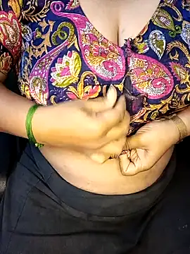 Snapshot of Omana-kutty chatting on March 18, 2025, 7:33 pm Omana-kutty online show from March 18, 2025, 7:33 pm