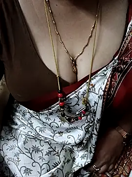 Snapshot of Omana-kutty chatting on February 11, 2025, 4:01 am Omana-kutty online show from February 11, 2025, 4:01 am