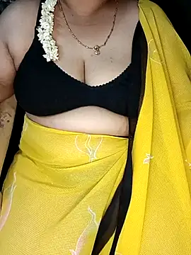 Snapshot of Omana-kutty chatting on March 4, 2025, 7:19 am Omana-kutty online show from March 4, 2025, 7:19 am