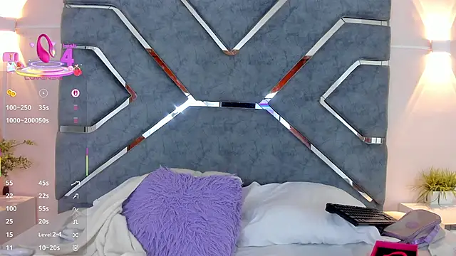 Snapshot of LucciaPorter chatting on March 10, 2026, 1:59 pm LucciaPorter online show from March 10, 2026, 1:59 pm