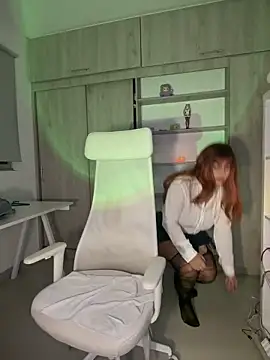 Snapshot of RavenM8 chatting on February 24, 2026, 2:23 am RavenM8 online show from February 24, 2026, 2:23 am