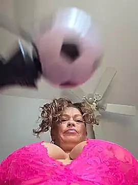Snapshot of Erotic_and_Exotic chatting on June 27, 2026, 8:26 pm Erotic and Exotic online show from June 27, 2026, 8:26 pm