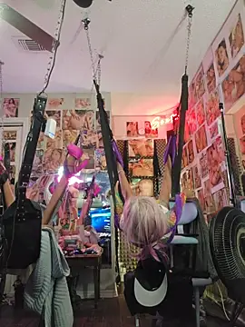 luvs2cumm69 online show from March 1, 2026, 12:21 am