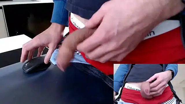 Snapshot of sperma_tributes chatting on January 21, 2025, 8:30 am sperma tributes online show from January 21, 2025, 8:30 am