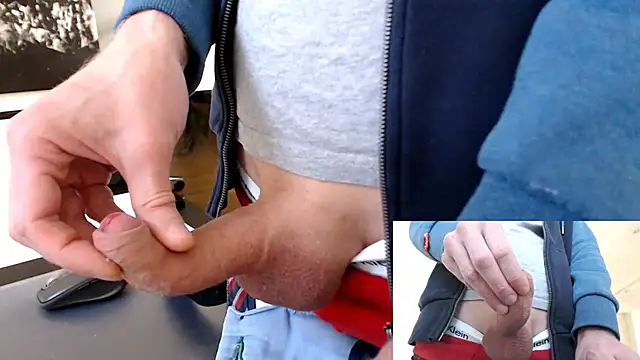 Snapshot of sperma_tributes chatting on January 31, 2025, 10:52 am sperma tributes online show from January 31, 2025, 10:52 am