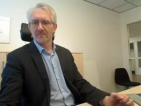 tom-swede online show from April 13, 2026, 3:27 pm