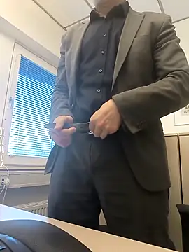 tom-swede online show from March 25, 2026, 3:55 pm